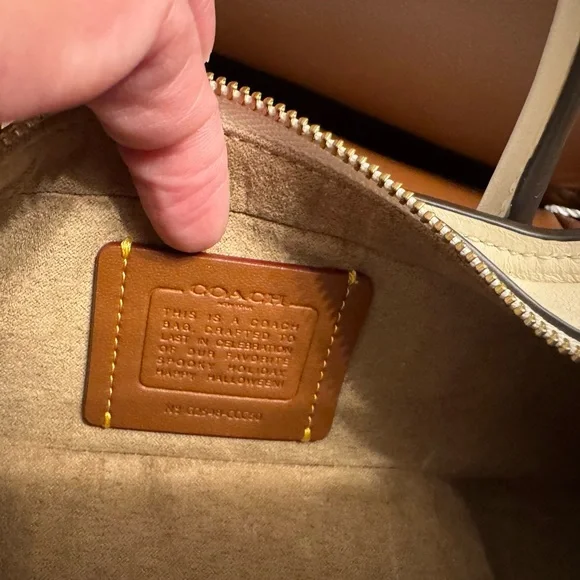 Coach Bone Bag in Chalk NWT CCC60 - Picture 7 of 7